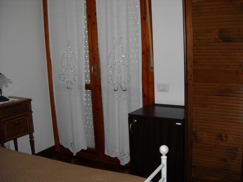 Domomea Hotel Quartu SantʼElena Szoba fotó